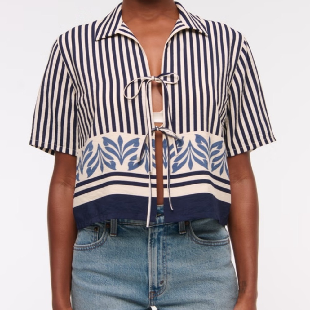 A&F Tie Front Top NWT